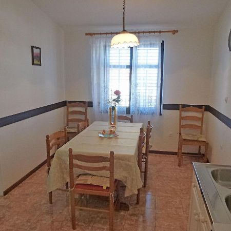 Apartment Milica Njivice Eksteriør bilde